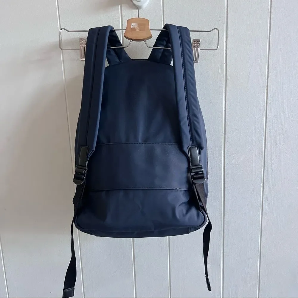 Away The Daypack in Navy blue